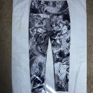 marble leggings cropped